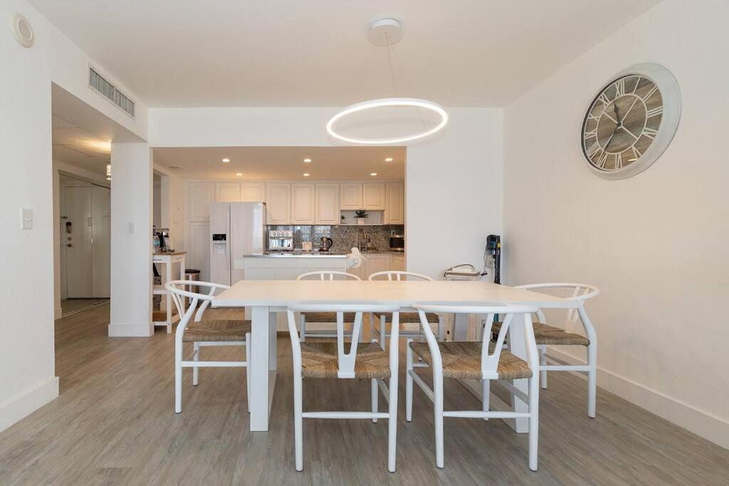 Stunning & Spacious Resort-Style Condo Across From Beach! Miami Beach Exterior foto