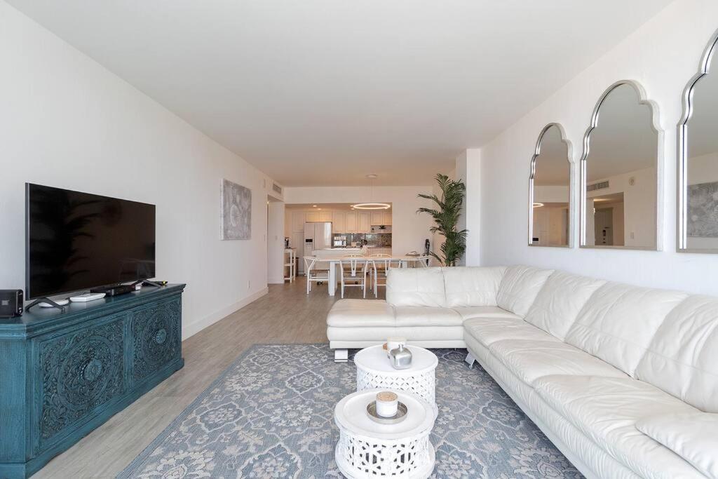 Stunning & Spacious Resort-Style Condo Across From Beach! Miami Beach Exterior foto